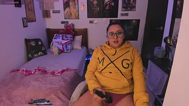 Cherry blush  online show from February 9, 5:17 pm