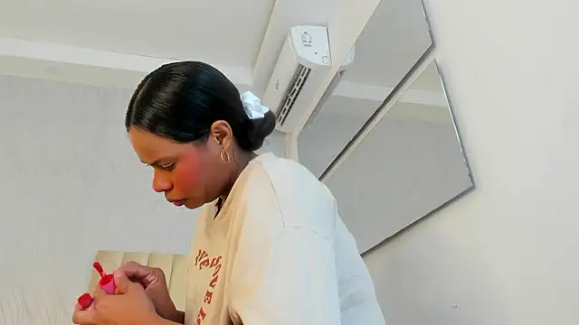 keyla mejia online show from April 20, 12:19 pm