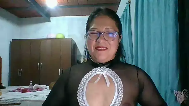 scarlett widow  online show from September 17, 3:19 am