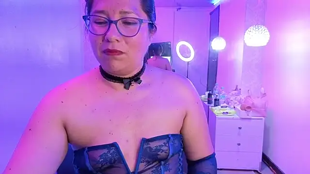 scarlett widow  online show from March 29, 2:11 am