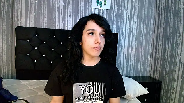 Alicee Moonn online show from December 17, 9:32 pm