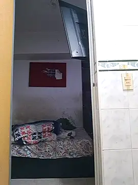 Snapshot of SweettyNaugthy chatting on September 19, 7:10 am SweettyNaugthy online show from September 19, 7:10 am