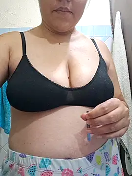 Snapshot of SweettyNaugthy chatting on November 16, 7:36 am SweettyNaugthy online show from November 16, 7:36 am