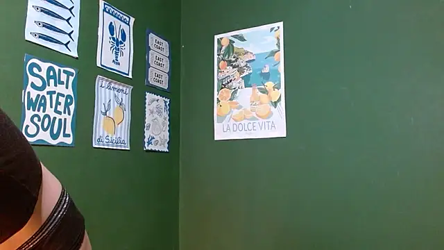 Roxiehood online show from October 31, 2:23 am