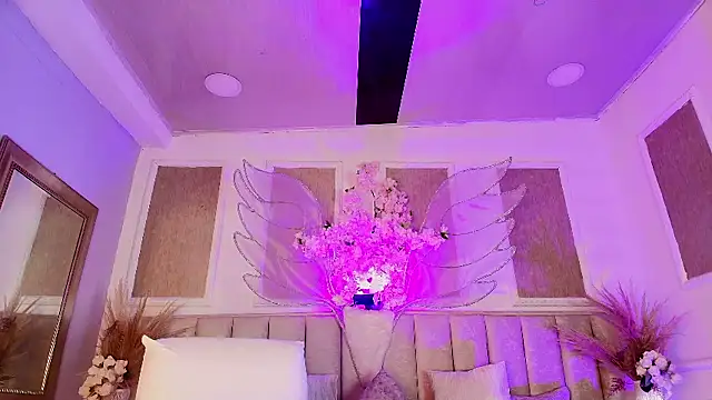 satin queen online show from March 5, 11:50 am