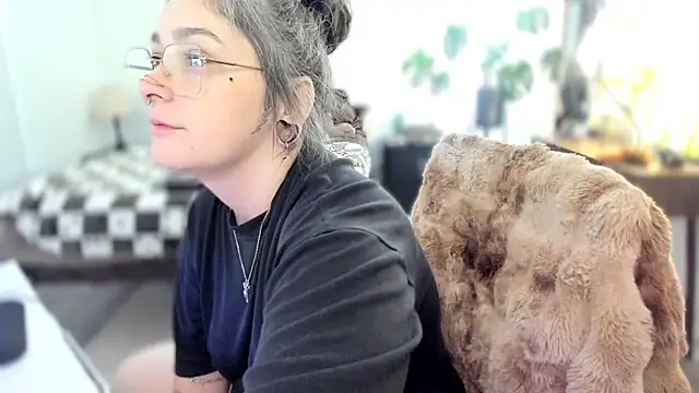 Alix Valentine online show from November 7, 5:57 pm