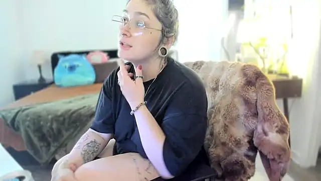 Alix Valentine online show from November 18, 4:44 pm