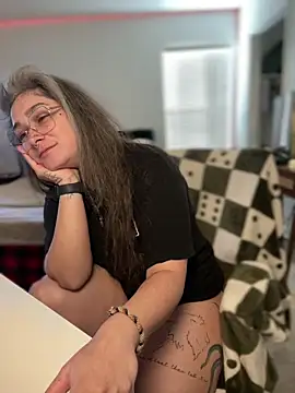 Snapshot of Alix_Valentine chatting on May 26, 1:51 pm Alix Valentine online show from May 26, 1:51 pm
