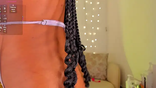 Snapshot of Violett030 chatting on October 3, 3:36 am Violett030 online show from October 3, 3:36 am