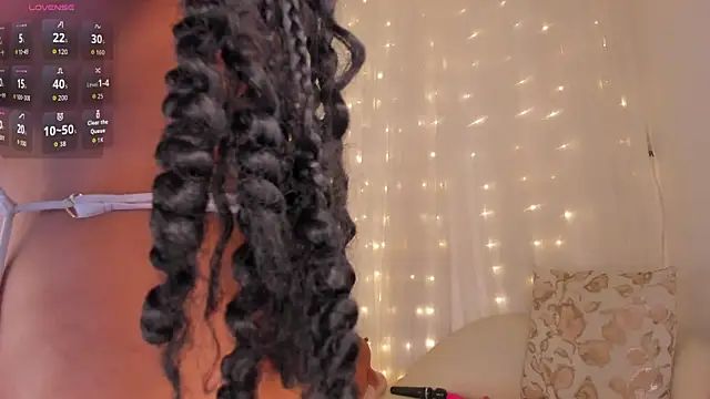 Snapshot of Violett030 chatting on October 21, 3:40 am Violett030 online show from October 21, 3:40 am