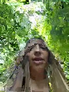 Snapshot of SweetBella95_ chatting on July 5, 6:26 pm SweetBella95 online show from July 5, 6:26 pm