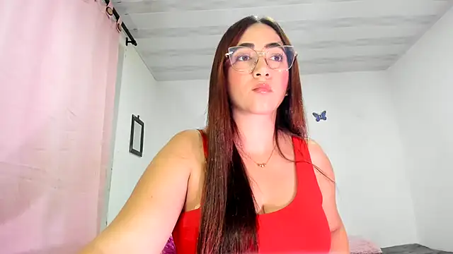 Snapshot of TamiDesire chatting on May 5, 7:11 pm TamiDesire online show from May 5, 7:11 pm