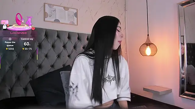 Anya Belth online show from December 15, 8:02 pm