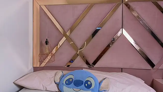 Snapshot of Sthephany_grand chatting on October 3, 3:53 pm Sthephany grand online show from October 3, 3:53 pm