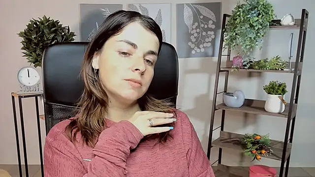 Snapshot of MartaEdams chatting on October 14, 6:14 am MartaEdams online show from October 14, 6:14 am