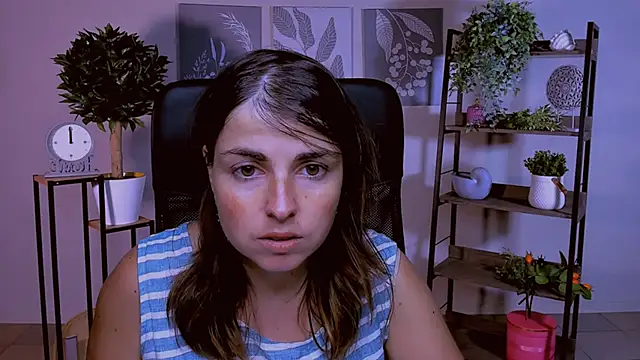 Snapshot of MartaEdams chatting on October 17, 6:05 am MartaEdams online show from October 17, 6:05 am