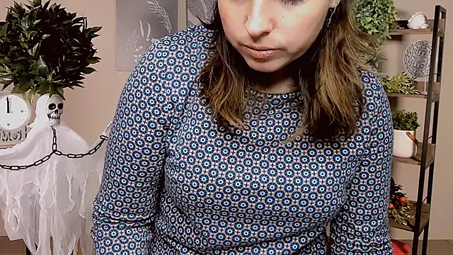 Snapshot of MartaEdams chatting on November 4, 6:12 am MartaEdams online show from November 4, 6:12 am