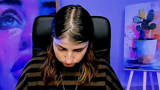 Snapshot of MartaEdams chatting on November 11, 6:13 am MartaEdams online show from November 11, 6:13 am