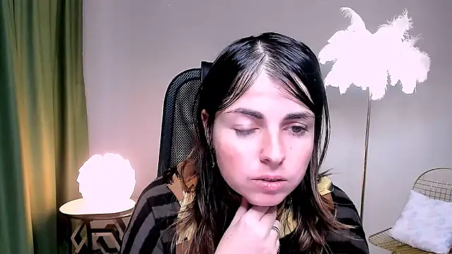 Snapshot of MartaEdams chatting on November 19, 6:24 am MartaEdams online show from November 19, 6:24 am