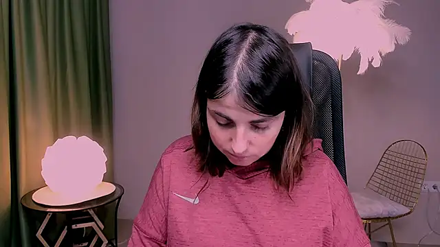 Snapshot of MartaEdams chatting on December 2, 6:19 am MartaEdams online show from December 2, 6:19 am