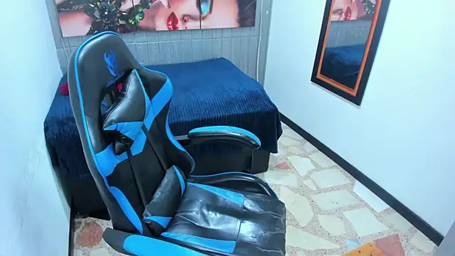 Snapshot of miaa_scott7 chatting on October 27, 4:44 pm miaa scott7 online show from October 27, 4:44 pm