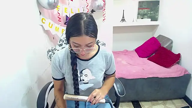 Snapshot of miaa_scott7 chatting on November 12, 1:00 pm miaa scott7 online show from November 12, 1:00 pm