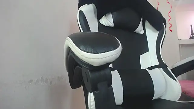 Snapshot of miaa_scott7 chatting on November 16, 1:17 pm miaa scott7 online show from November 16, 1:17 pm