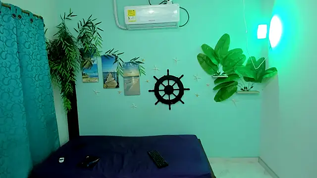 eladyrous98 online show from December 1, 2:22 pm