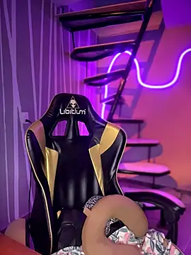 victoria amatista  online show from March 22, 1:31 am