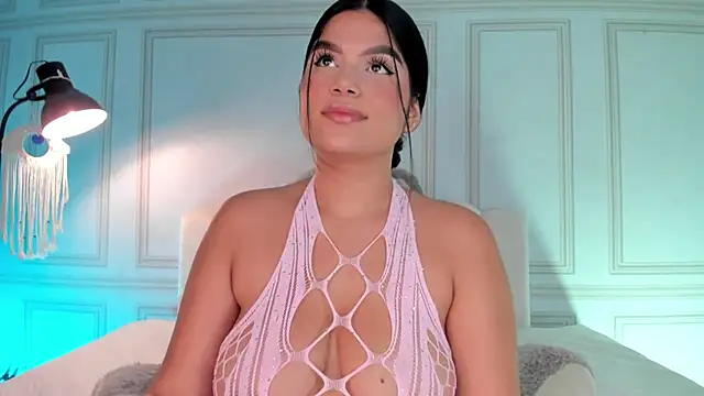 Snapshot of Kendall_Jonss1 chatting on November 3, 10:38 am Kendall Jonss1 online show from November 3, 10:38 am