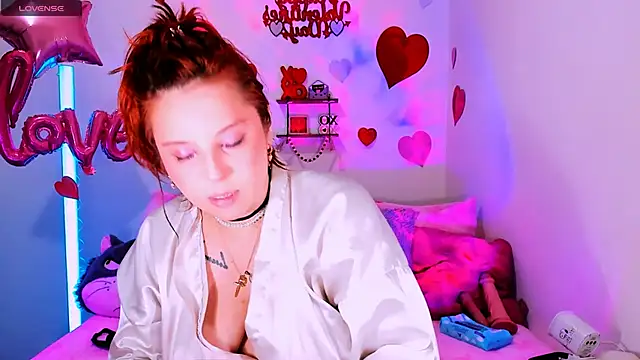 Snapshot of Rosie_Good_girl chatting on February 1, 4:11 am Rosie Good girl online show from February 1, 4:11 am