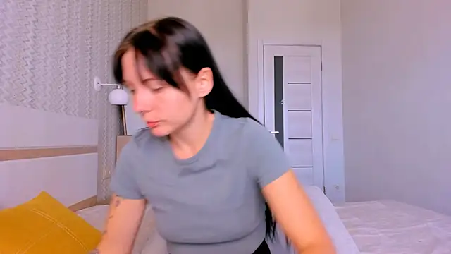 Elle Pearl  online show from September 11, 6:13 am