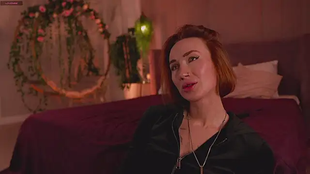 Serena Waldarf online show from November 11, 3:56 pm