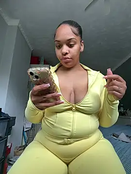 Snapshot of Regina69slut chatting on May 6, 3:39 pm Regina69slut online show from May 6, 3:39 pm