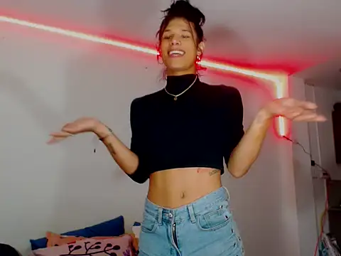 Snapshot of beautiful_taty chatting on October 19, 2:23 am beautiful taty online show from October 19, 2:23 am