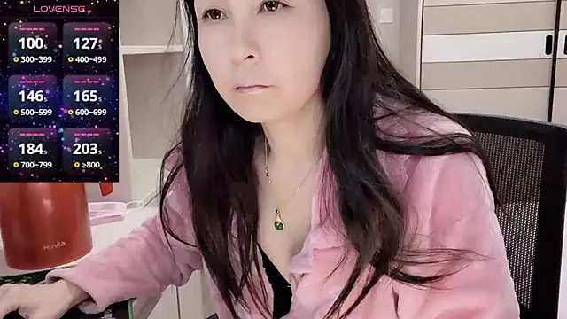 JackieBell online show from November 2, 11:07 pm