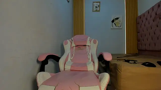 Darkknightx01 online show from September 30, 1:49 pm