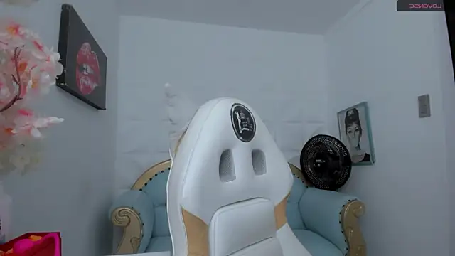 Snapshot of eimy_skinny_ chatting on October 31, 11:22 am eimy skinny  online show from October 31, 11:22 am