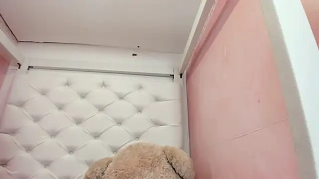 eimy skinny  online show from February 27, 1:00 pm