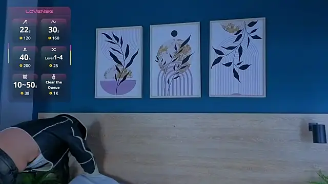 SarahMiler  online show from October 24, 11:39 am