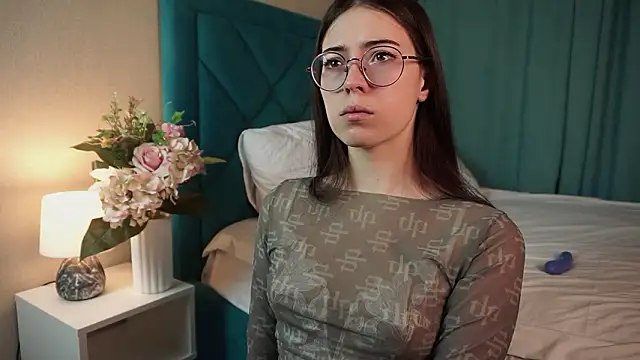 ywixos online show from February 8, 2:09 pm