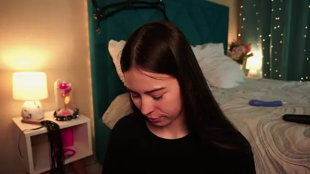 ywixos online show from April 20, 12:30 pm