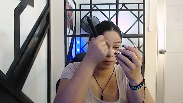 lucia ht online show from October 8, 12:30 am