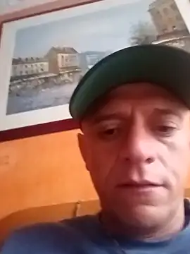 Snapshot of leon8013A chatting on September 15, 11:54 am leon8013A online show from September 15, 11:54 am