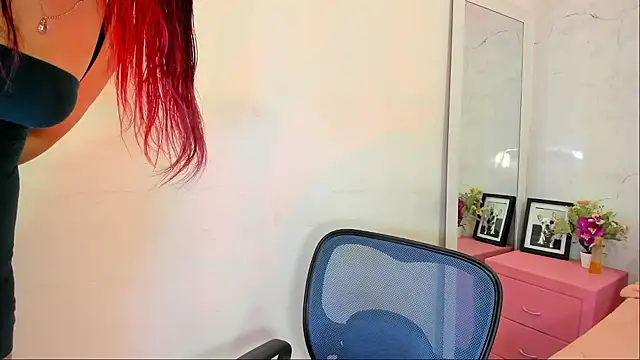 Maddy Mills online show from January 17, 4:22 pm