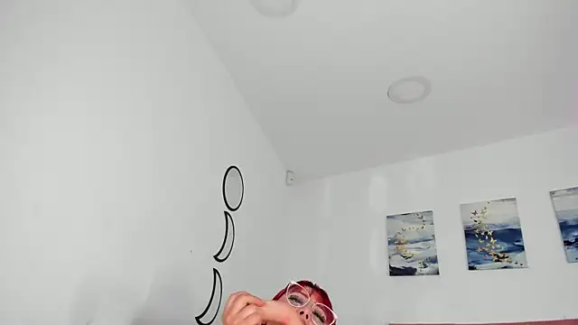 Maddy Mills online show from April 20, 6:53 pm