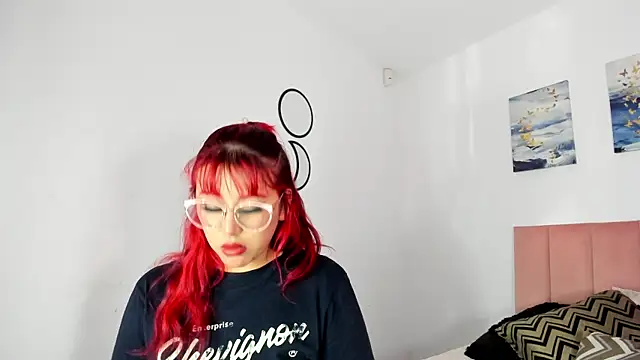 Maddy Mills online show from April 22, 6:53 pm