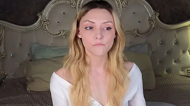 Snapshot of CindyFors chatting on September 25, 9:29 pm CindyFors online show from September 25, 9:29 pm