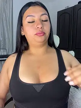 Snapshot of Issa_Santana chatting on June 13, 8:29 pm Issa Santana online show from June 13, 8:29 pm