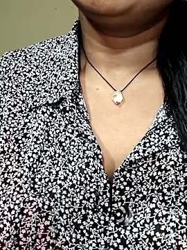 Snapshot of Hotty_Sonali chatting on September 28, 12:49 am Hotty Sonali online show from September 28, 12:49 am